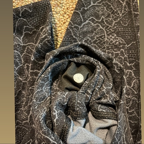 Patterned Lululemon Leggings - Picture 3 of 3